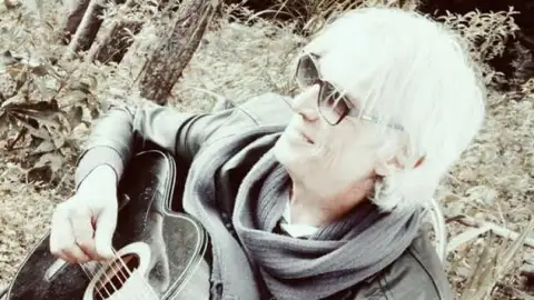 Ciro Pessoa, membro original dos Titãs e fundador do Cabine C, morre aos 62 anos