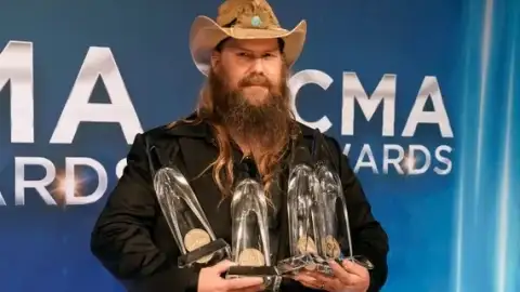 Chris Stapleton é o grande vencedor do CMA Awards 2021. Confira a lista completa!