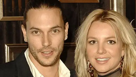 Britney Spears observava os filhos dormir com uma faca na mão, afirma ex-marido em livro