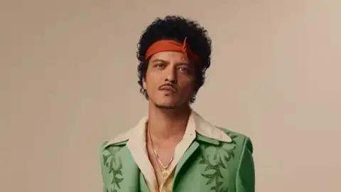 Bruno Mars lança a nova música, "I Just Might". Escute com letra e tradução!