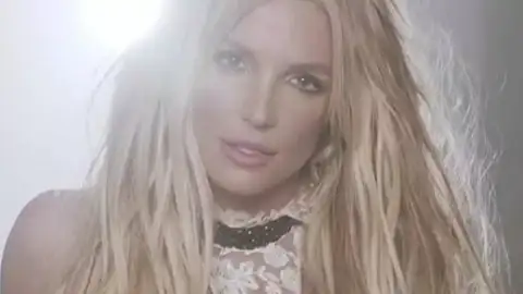 Britney Spears diz que espera voltar a se apresentar ao vivo "em breve" e com seu filho