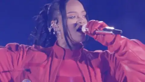 Apesar de convite, Rihanna não será a atração musical de Copacabana em 2026, diz site